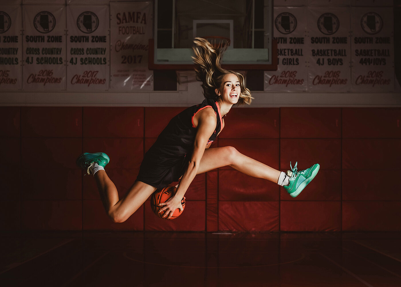RJHS Comets player in Allen Sportswear basketball uniform